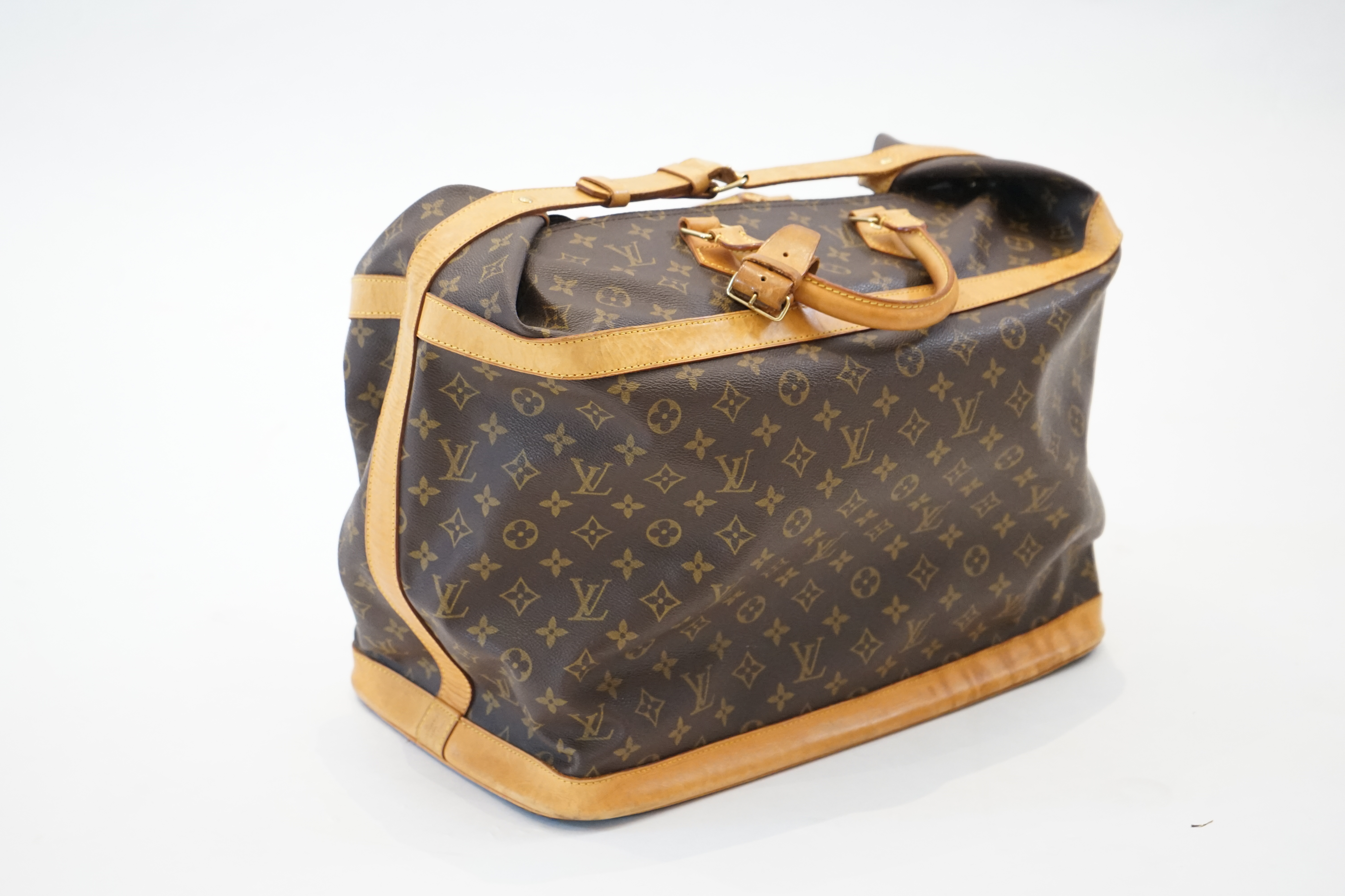 A Louis Vuitton Cruiser 45 travel bag width 25cm, length 45cm, height 30cm